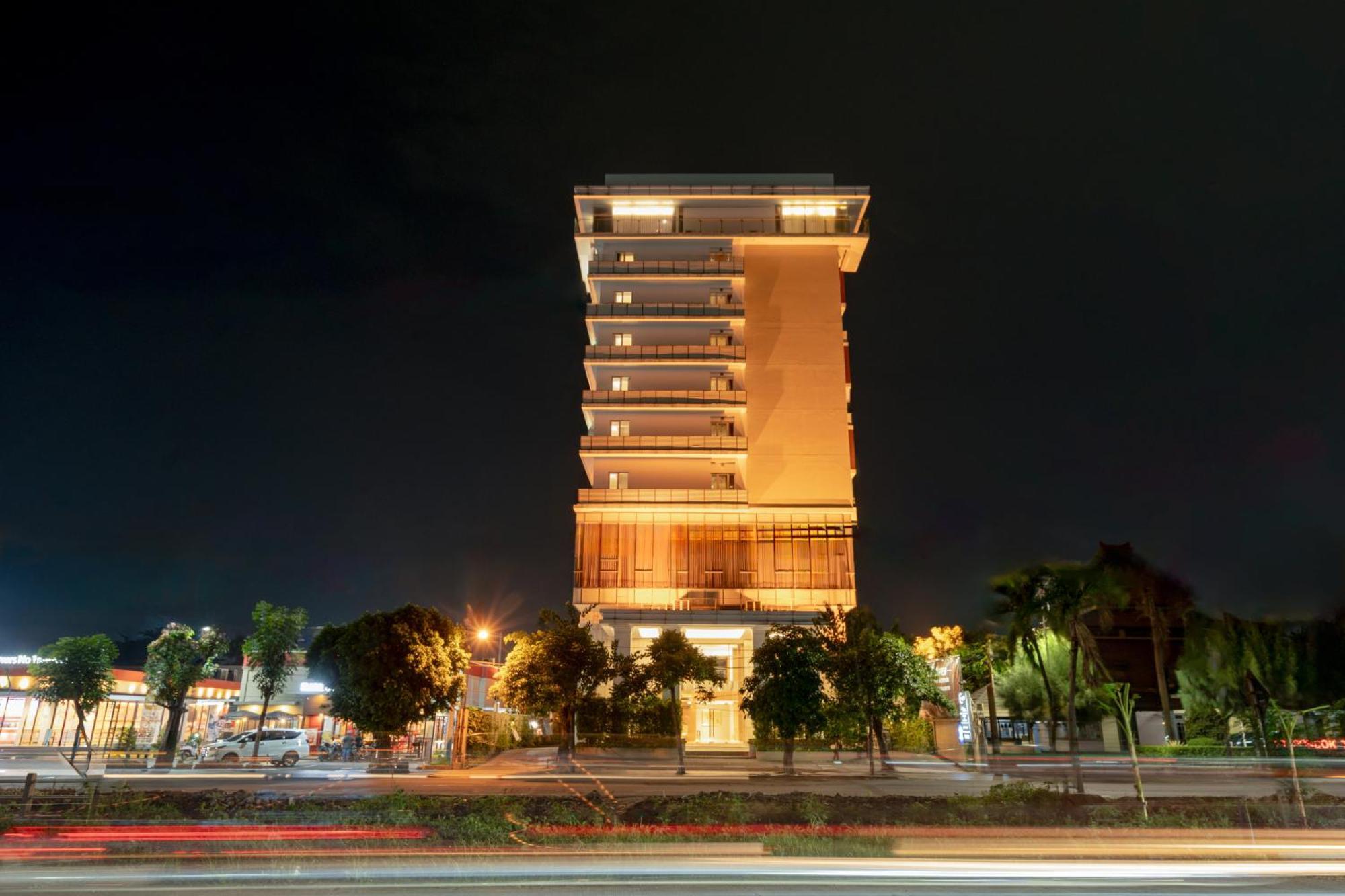 Hotel Santika Jemursari Surabaya Exterior foto