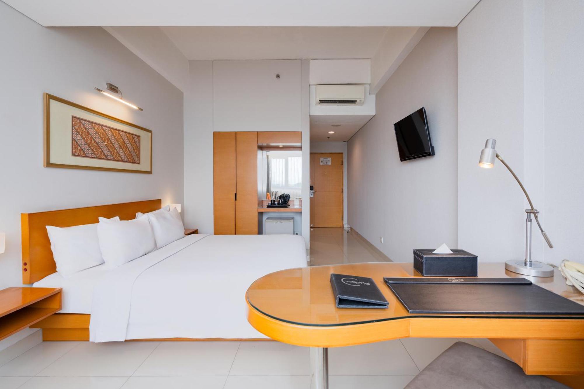 Hotel Santika Jemursari Surabaya Exterior foto